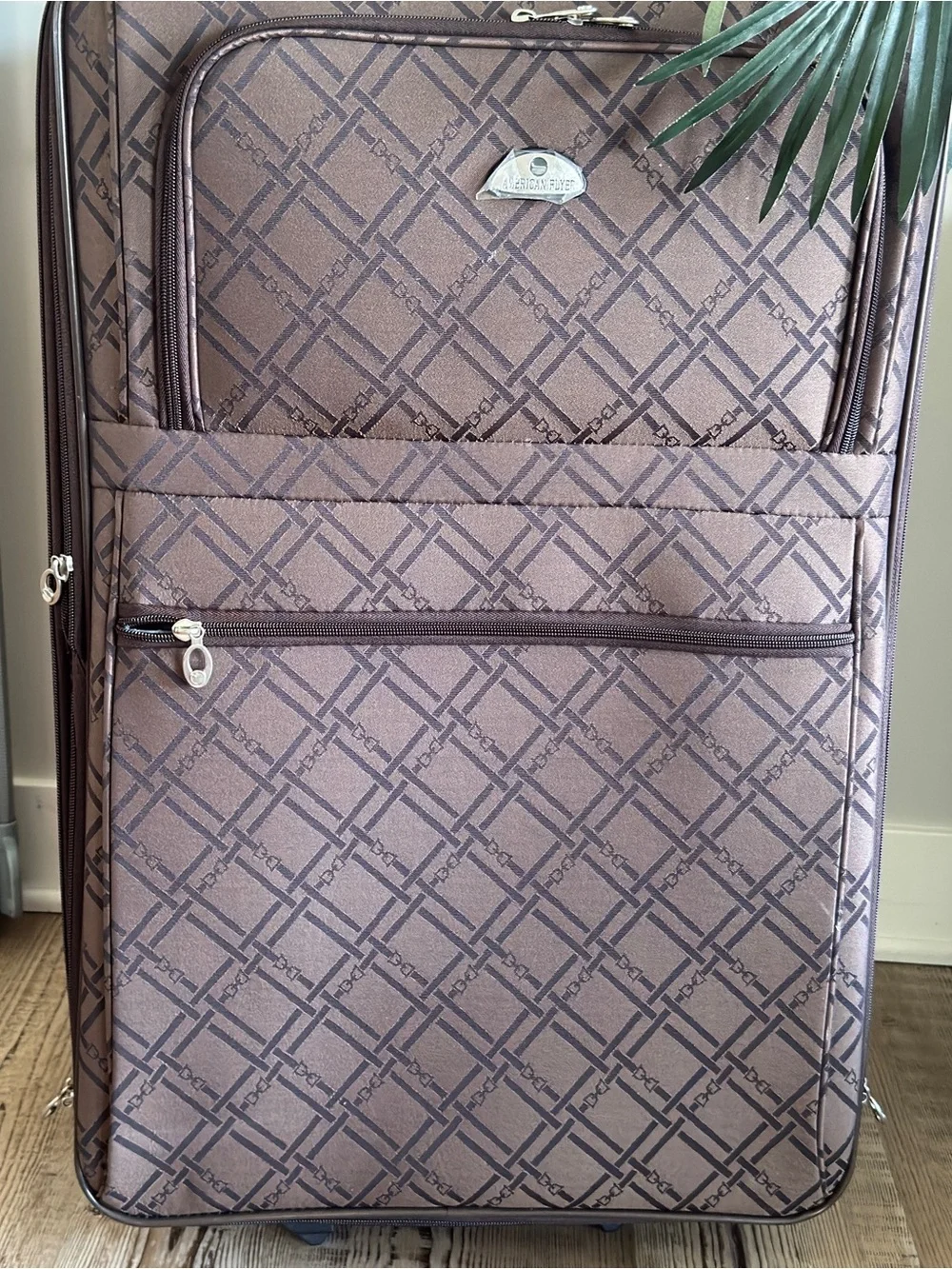 Epic Large Check-in Spinner Classic Quilted Rolling Upright Suitcase luggage🏖️🔥